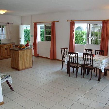 Rowsvilla Guest House Beau Vallon  Exterior photo