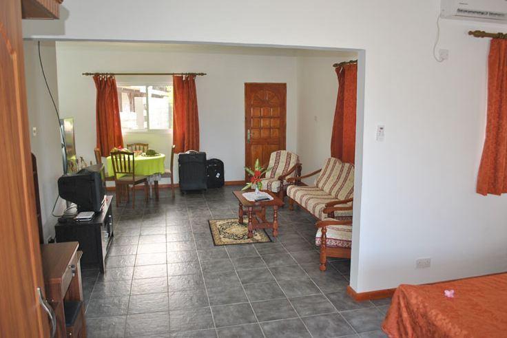 Rowsvilla Guest House Beau Vallon  Exterior photo